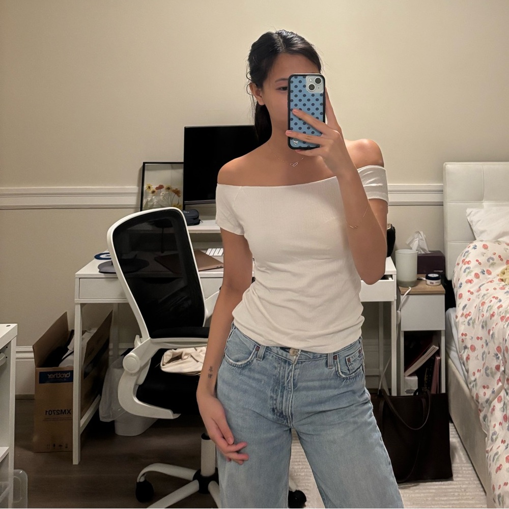 Brandy Melville off the shoulder top